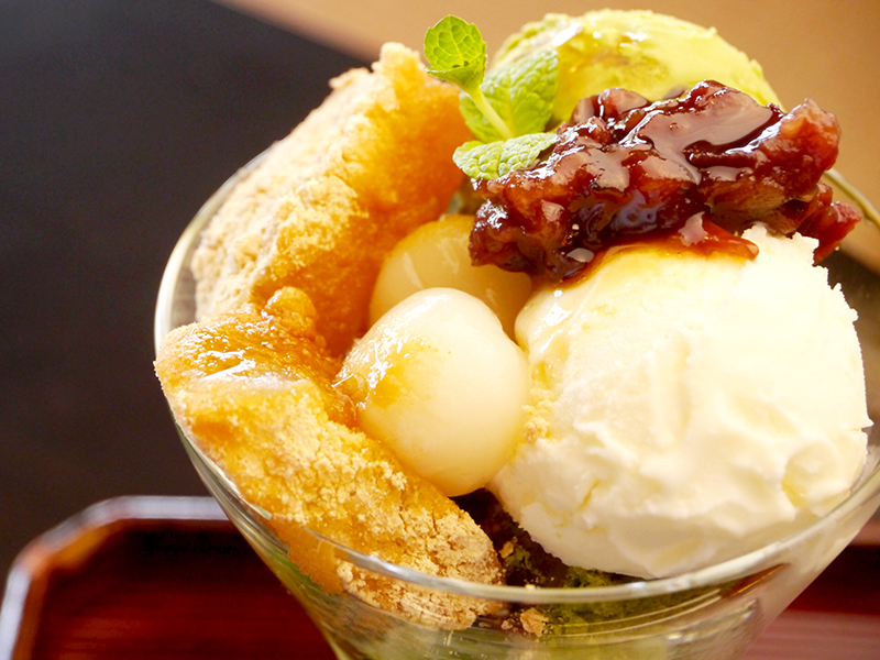 猿沢池を望む窓辺