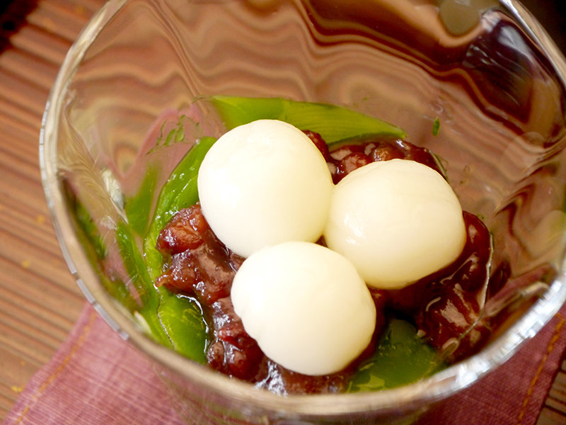 窓辺のカウンター席